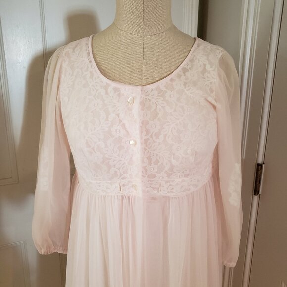 Vintage Miss Elaine chiffon nightgown & robe peignoir set in baby pink - Picture 8 of 16